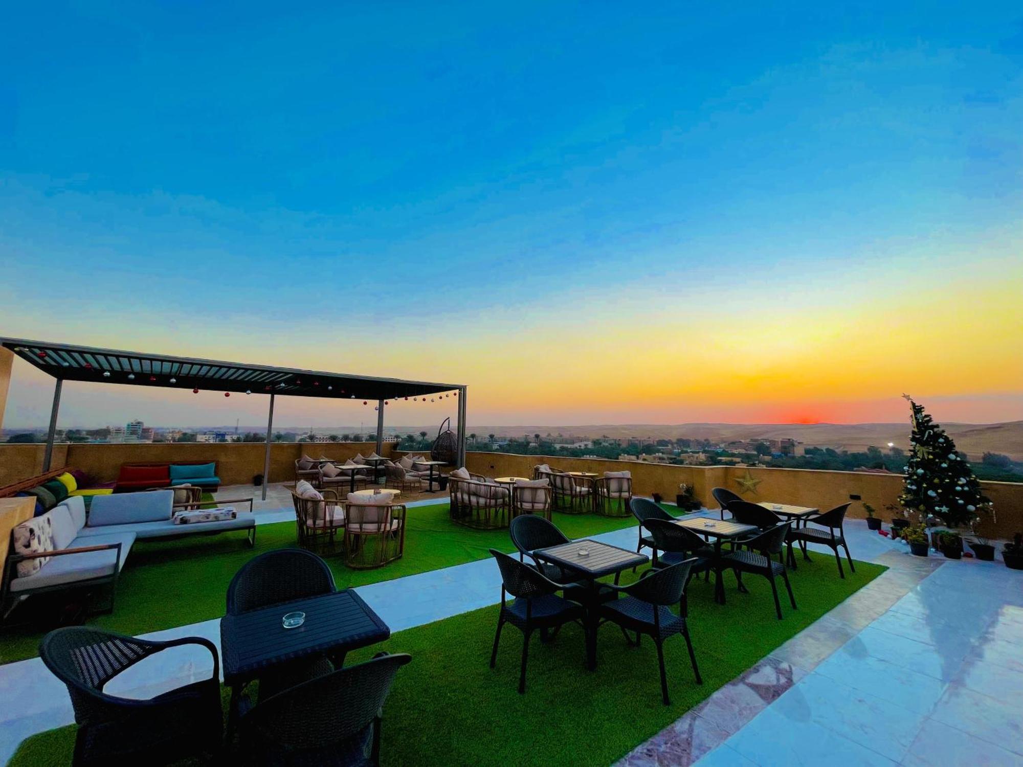 Palm Pyramids View Hotel Kafrat al Jabal Exterior foto